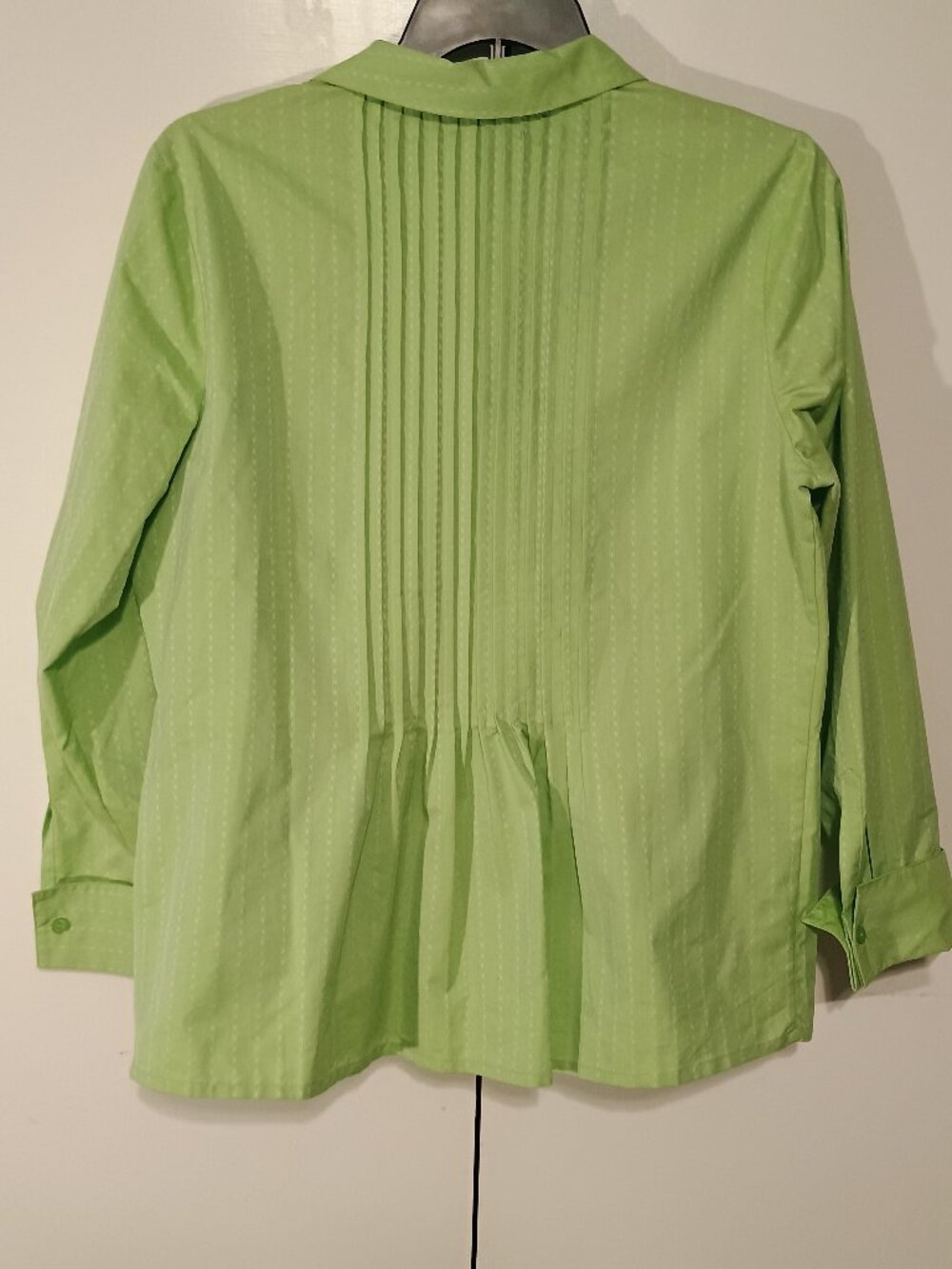 Coldwater Creek 1X Green Dobby Pintuck Button Front Blouse NWT - Picture 3 of 9